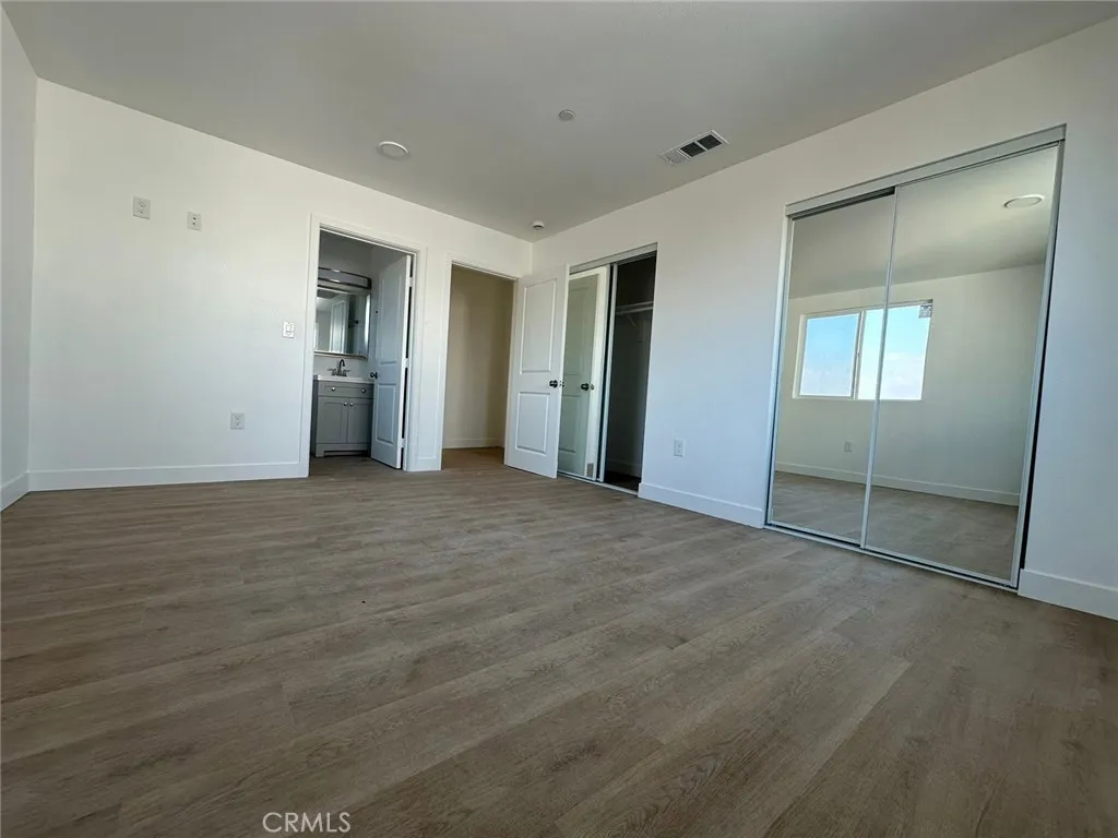 1731 E 69th Street, Los Angeles, California 90001 home-pic-19